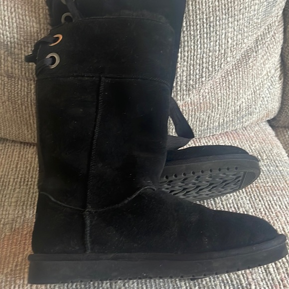 Koolaburra by ugg !! - Picture 1 of 3